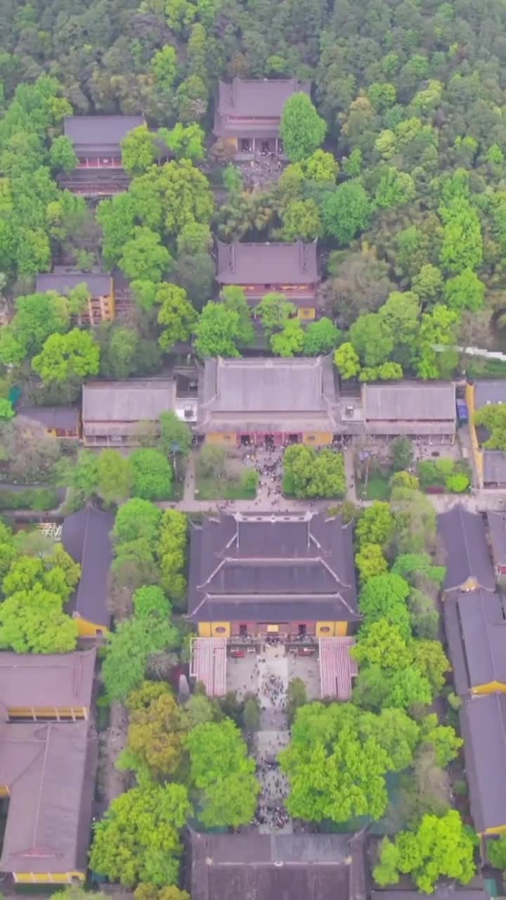 灵隐寺不仅仅是一座宗教圣地，一座艺术的殿堂，更是一种信仰，一种对美好生活的向往和追求#来杭州一定要来一趟灵隐寺