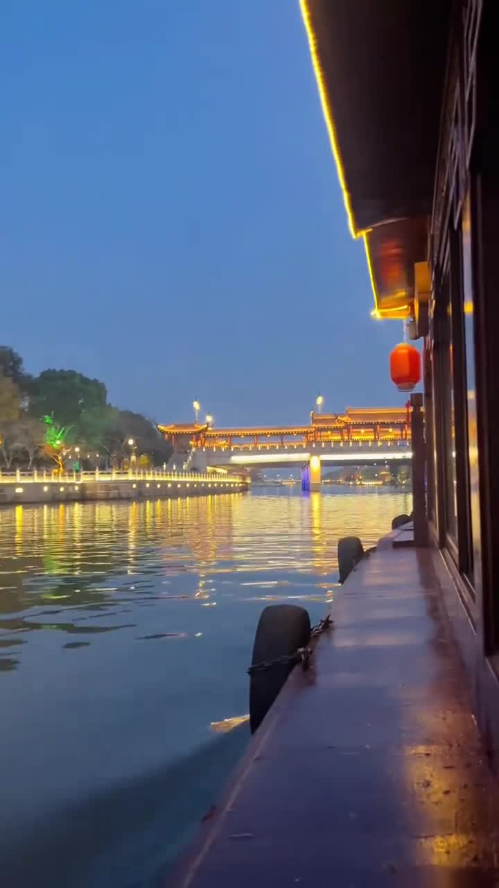 运河就像仙女舞动的绸，彩绸一拂，便是中华千年的.文明。#苏州古运河#自联盟