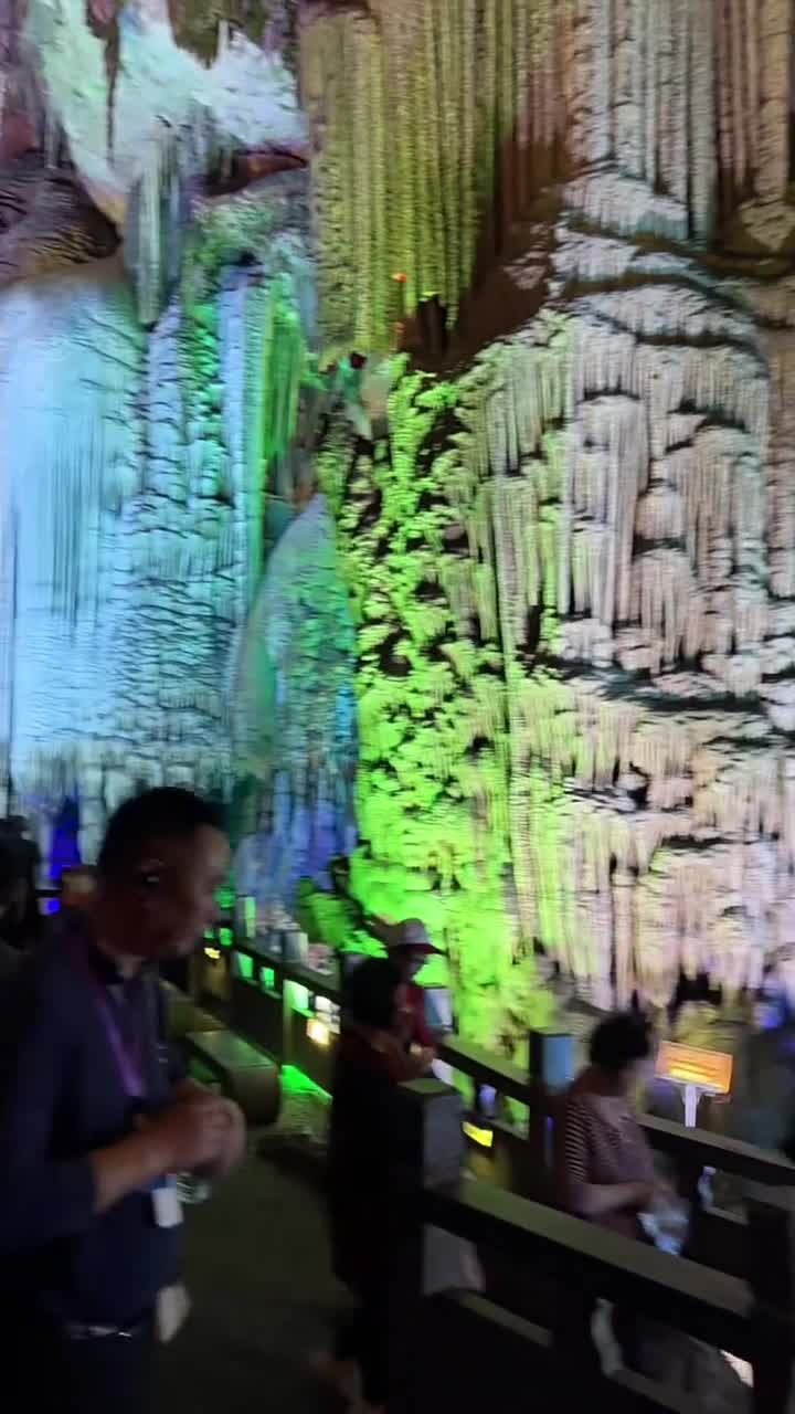 阳朔“游了银子岩，一世不缺钱”银子岩，大自然的神奇之美#桂林市银子岩景区