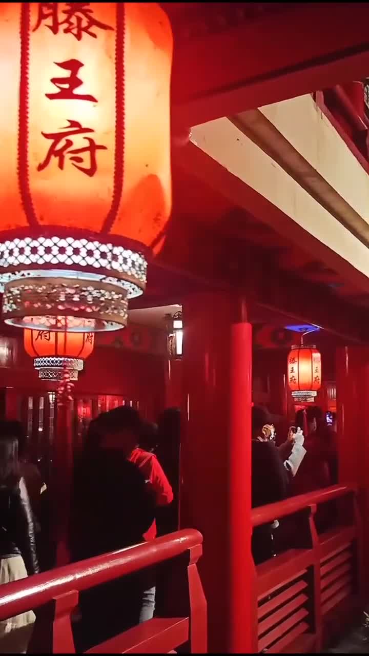 这里是江南三大名楼之一的滕王阁，也是南昌地标性建筑之一，至今已有1300年历史#南昌市滕王阁