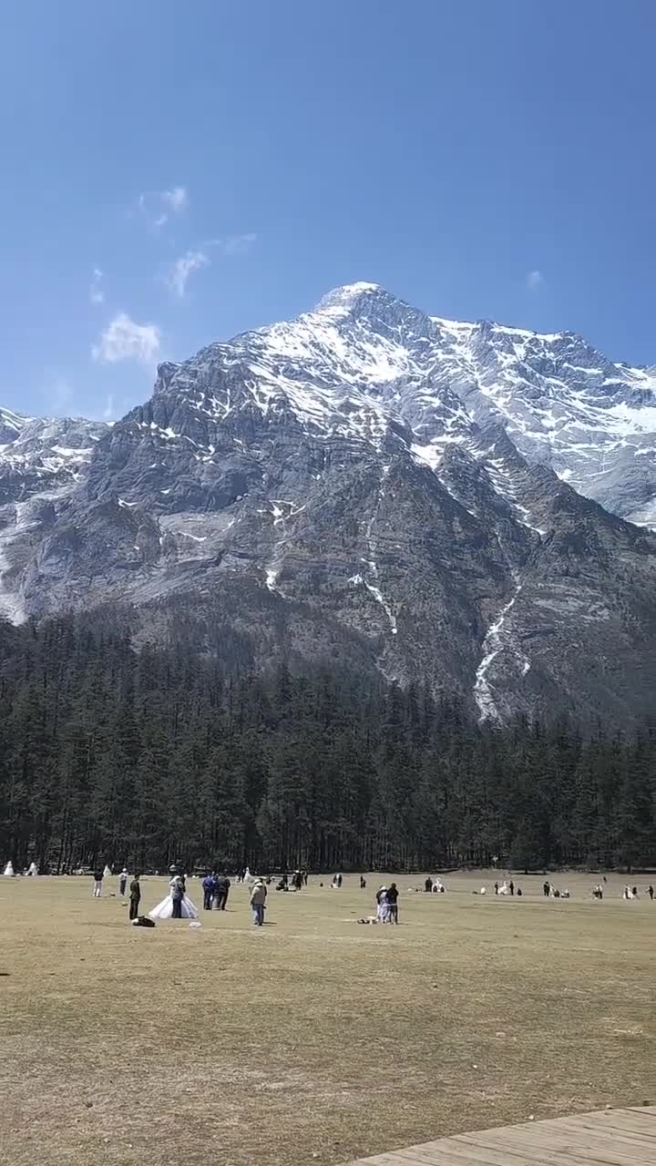 一定要来玉龙雪山！站在4680米观景台，丽江雪山天下绝，堆琼积玉几千叠。#玉龙雪山