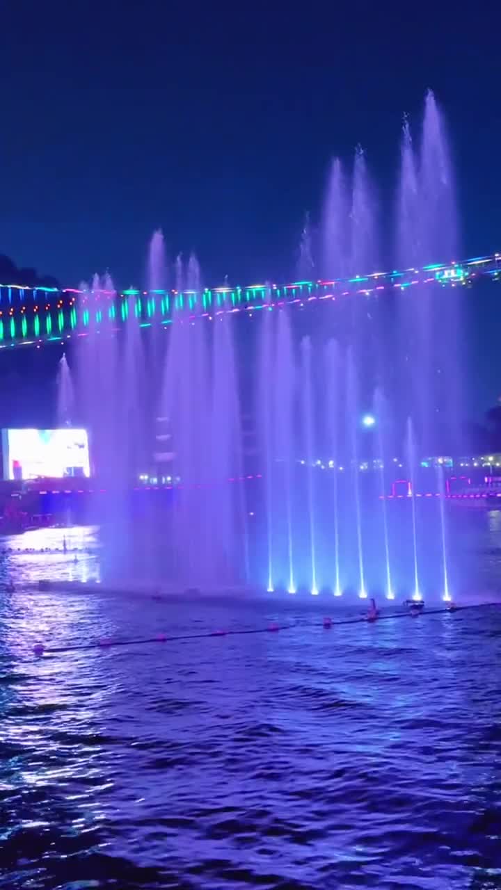 在东莞这个暑假带娃去哪里玩？隐贤山庄水上乐园不容错过，太刺激了#隐贤山庄旅游风景区#自联盟