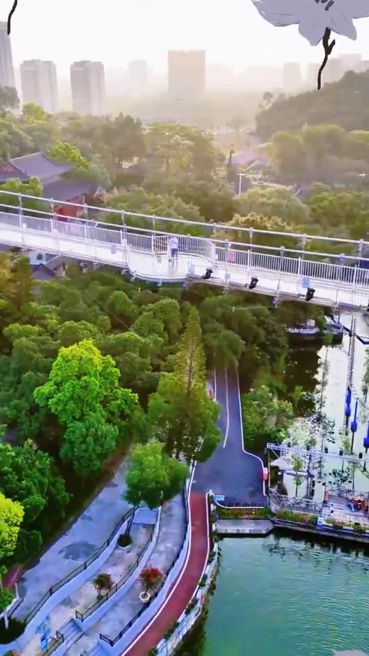 既然去不了诗和远方，那就来隐贤山庄听听音乐，看看美景，#隐贤山庄旅游风景区#自联盟